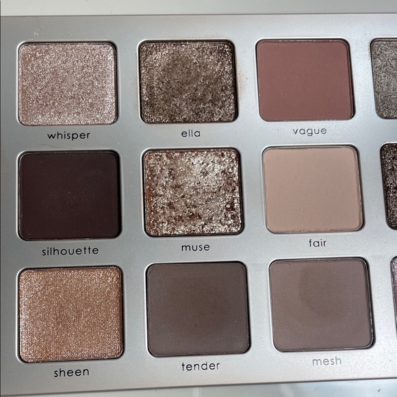 Natasha Denona I Need a Nude eyeshadow Palette - Picture 5 of 7
